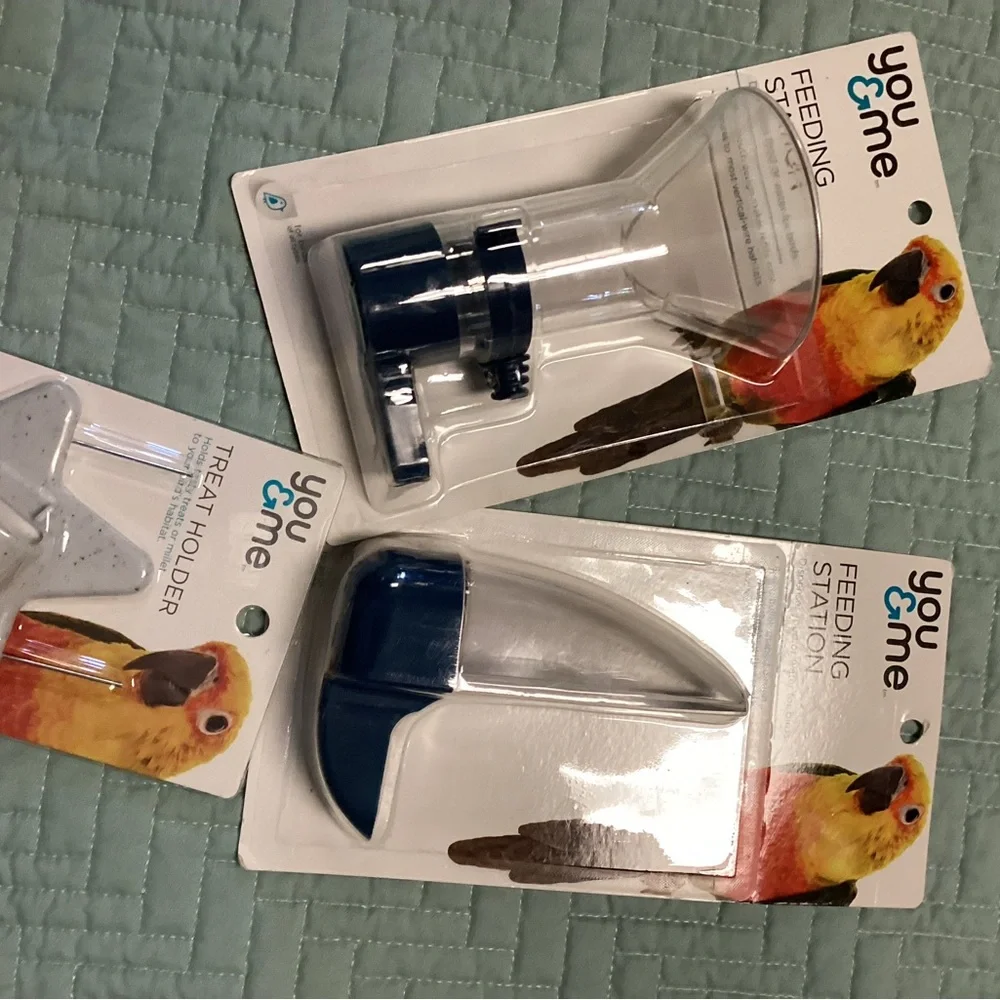 You & Me Pet Bird Treat, Water And Food Station Set Of 3 Star For Pet Birds